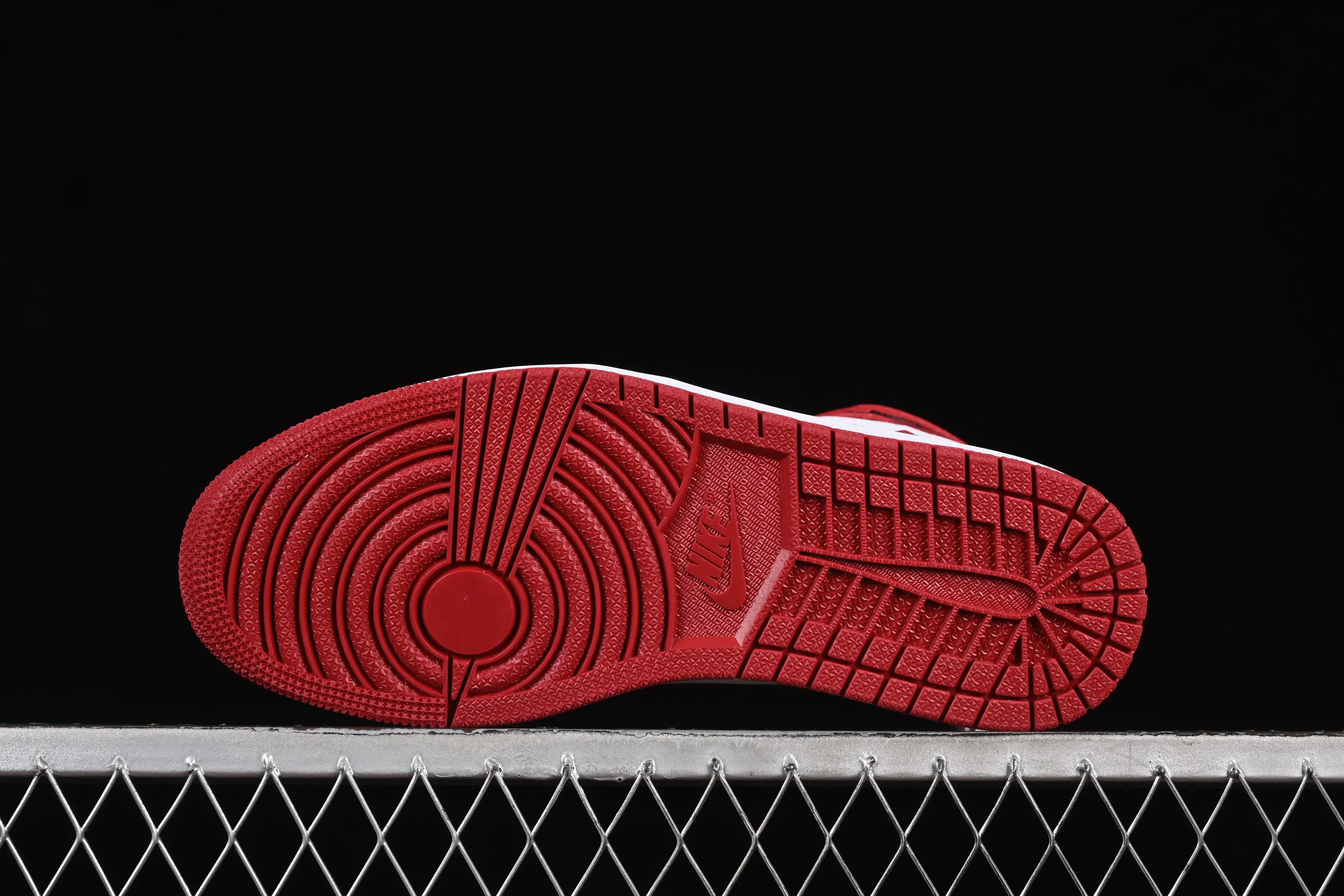 All categories Air Jordan Jordan series basketball shoes Air Jordan 1 High Air Jordan 1 High Retro OG AJ1 Joe 1 black toe high-top basketball shoes 555088-125